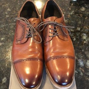 Men’s dark brown dress shoes